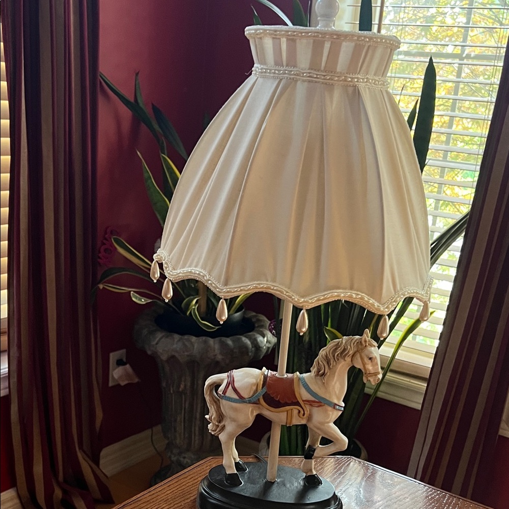Elegant Horse Table Lamp with Cream Linen Textured Shade and Drop Pearls 🤩